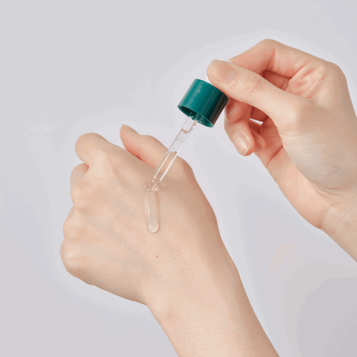 Round Lab Pine Calming Cica Ampoule 50ml - Skynkorea